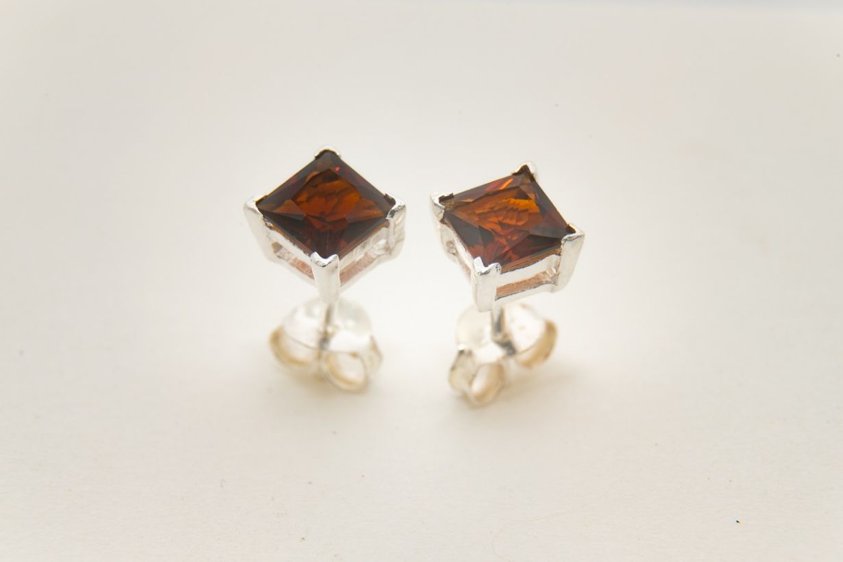 5004 מייה עגילי כסף צמודים טופז 5